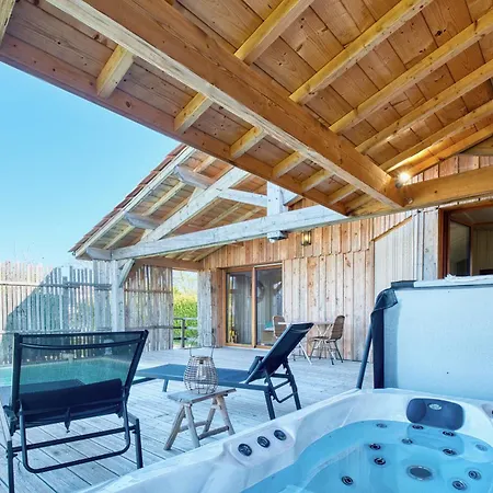 Дом отдыха Les De Монбазйяк